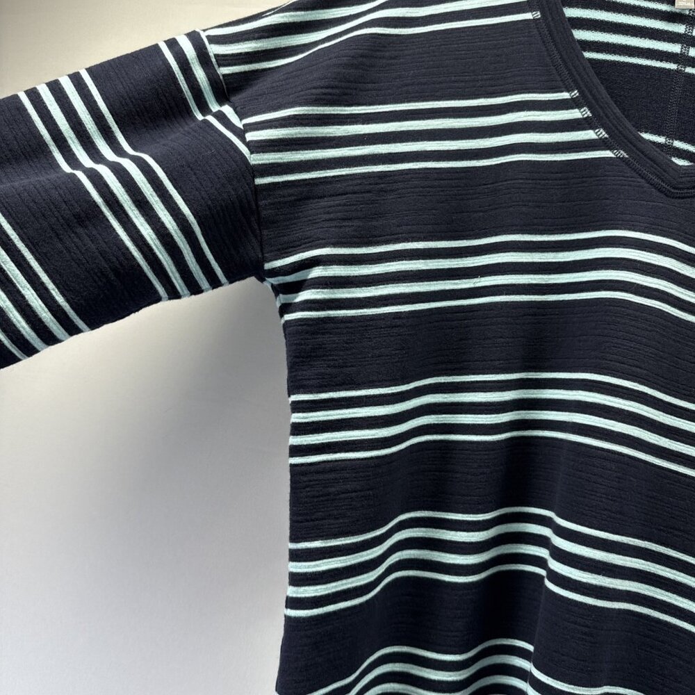 T by Talbots UPF 50+ Dress Size Large Blue Stripe Stretch V Neck Pullover Knit‎ - Picture 5 of 8